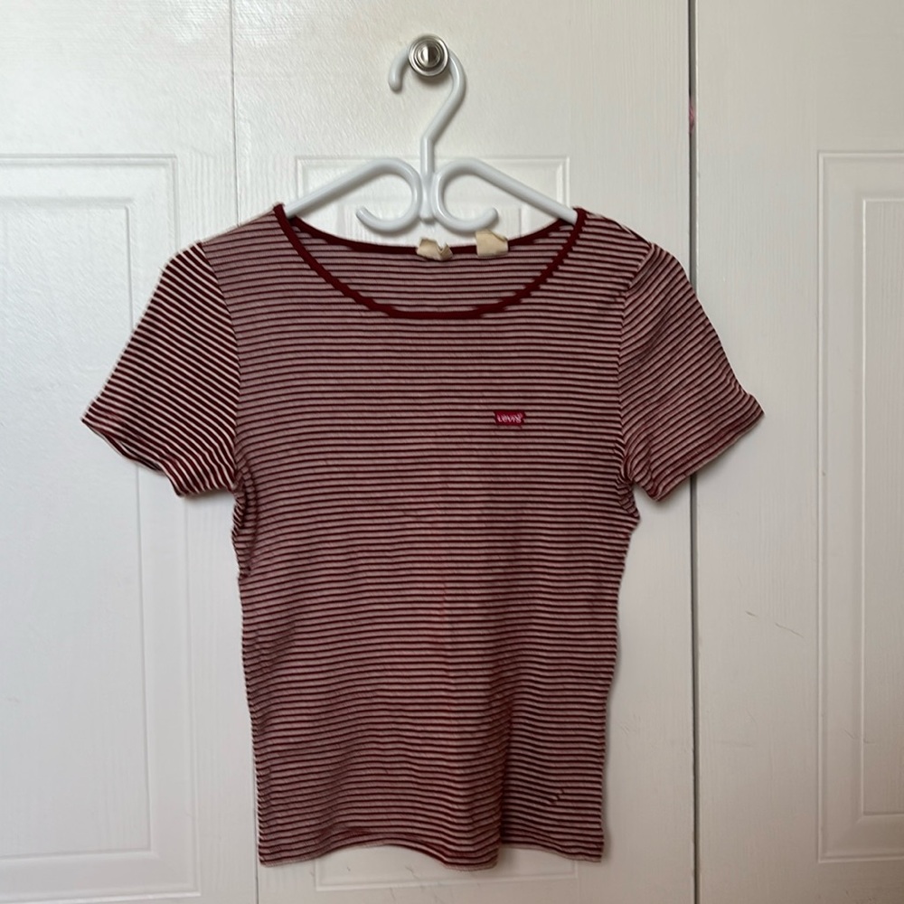 Levi’s short sleeves stripped top